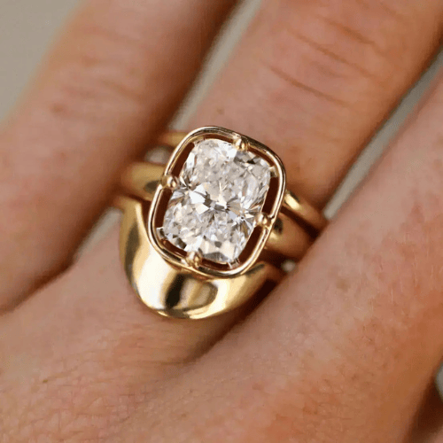 Cushion Glow Statement Ring Celebrating Soft Contours And Modern Brilliance