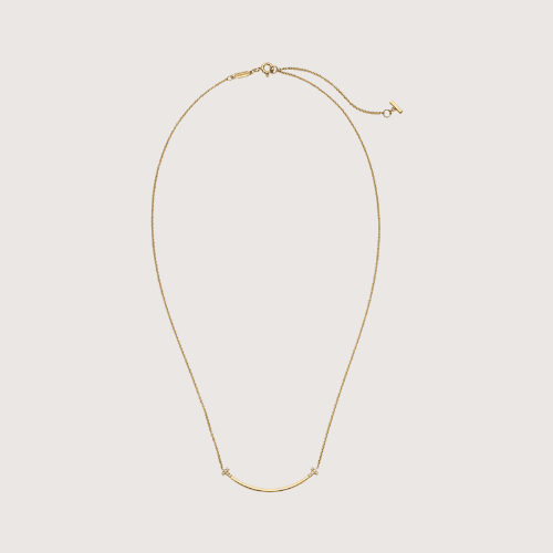 Minimal Arc Shine Necklace Elevating Everyday Grace And Modern Simplicity