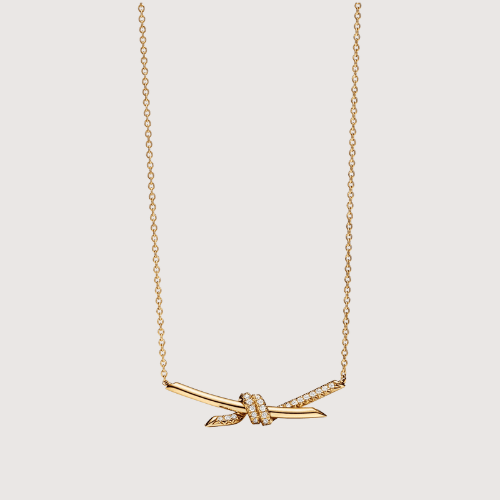 Twisted Silhouette Knot Necklace Capturing Artistic Energy And Distinct Modern Expression